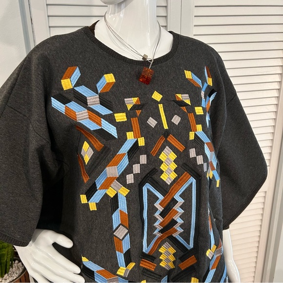 Bespoke Embroidered Aztec Poncho - Picture 4 of 11